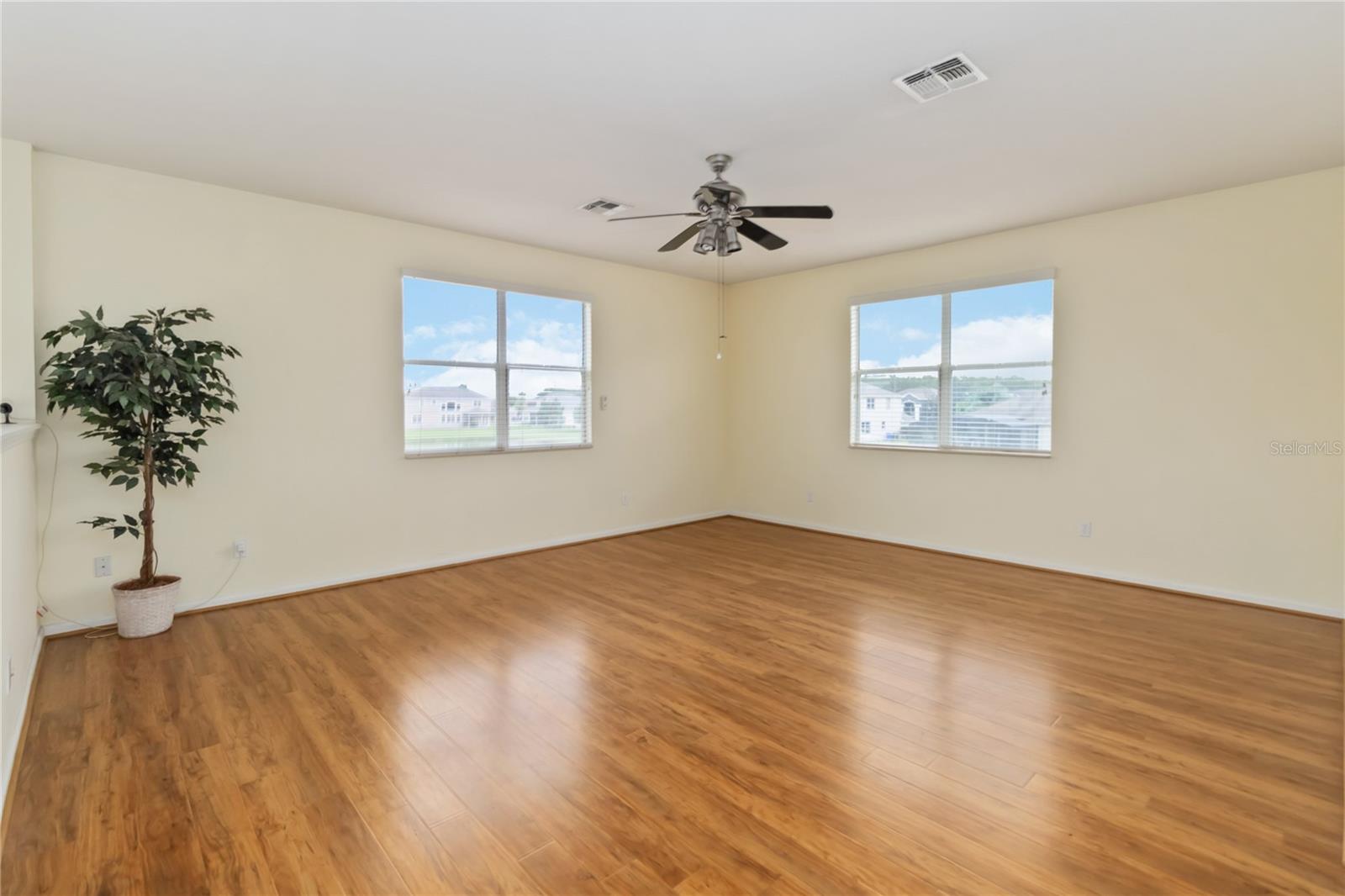 Image 25 of 53 For 2709 Stratham Court