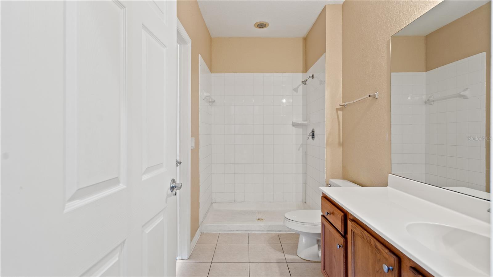 Image 16 of 47 For 2586 Grand Central Parkway 3