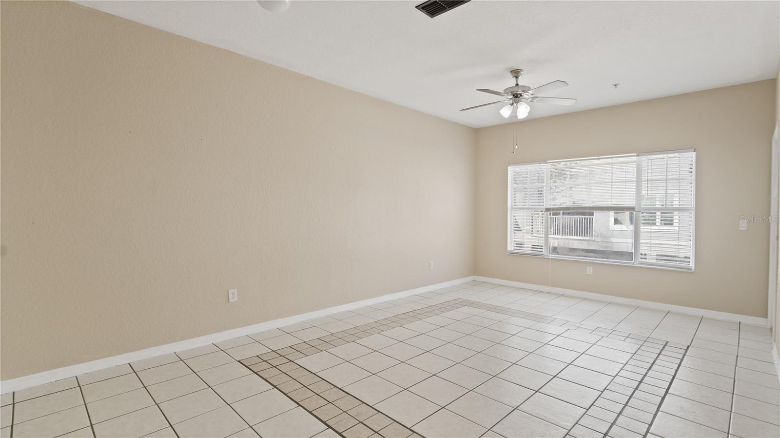 Image 29 of 47 For 2586 Grand Central Parkway 3