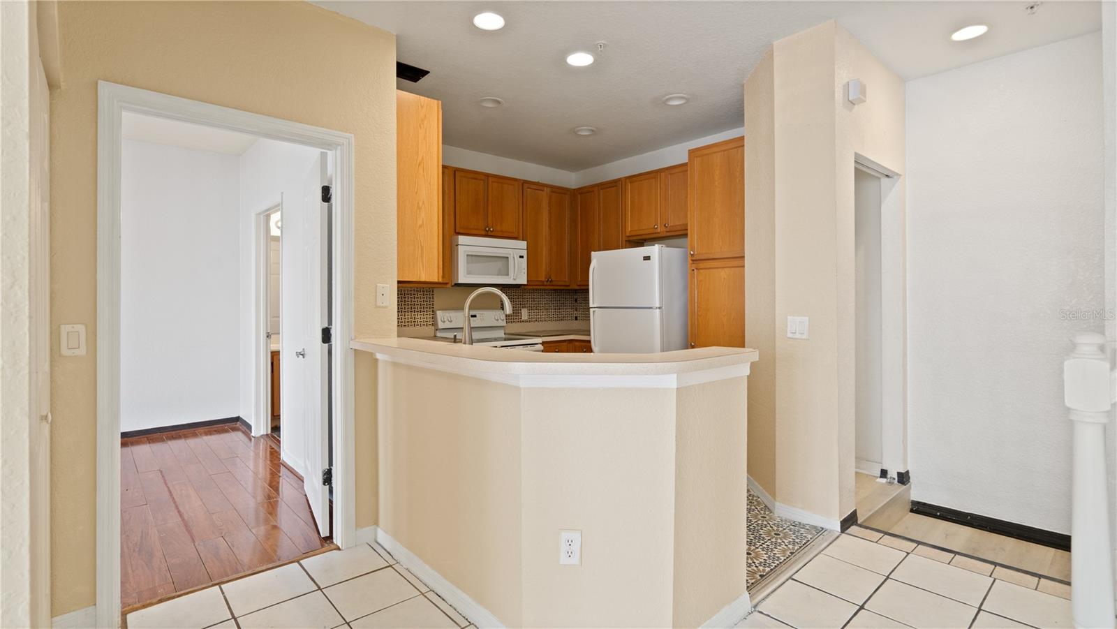 Image 31 of 47 For 2586 Grand Central Parkway 3
