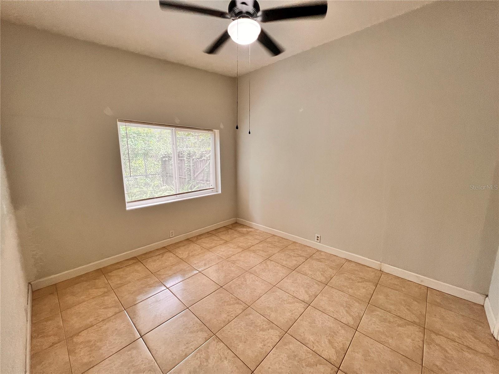 Image 12 of 24 For 253 Ashwood Drive