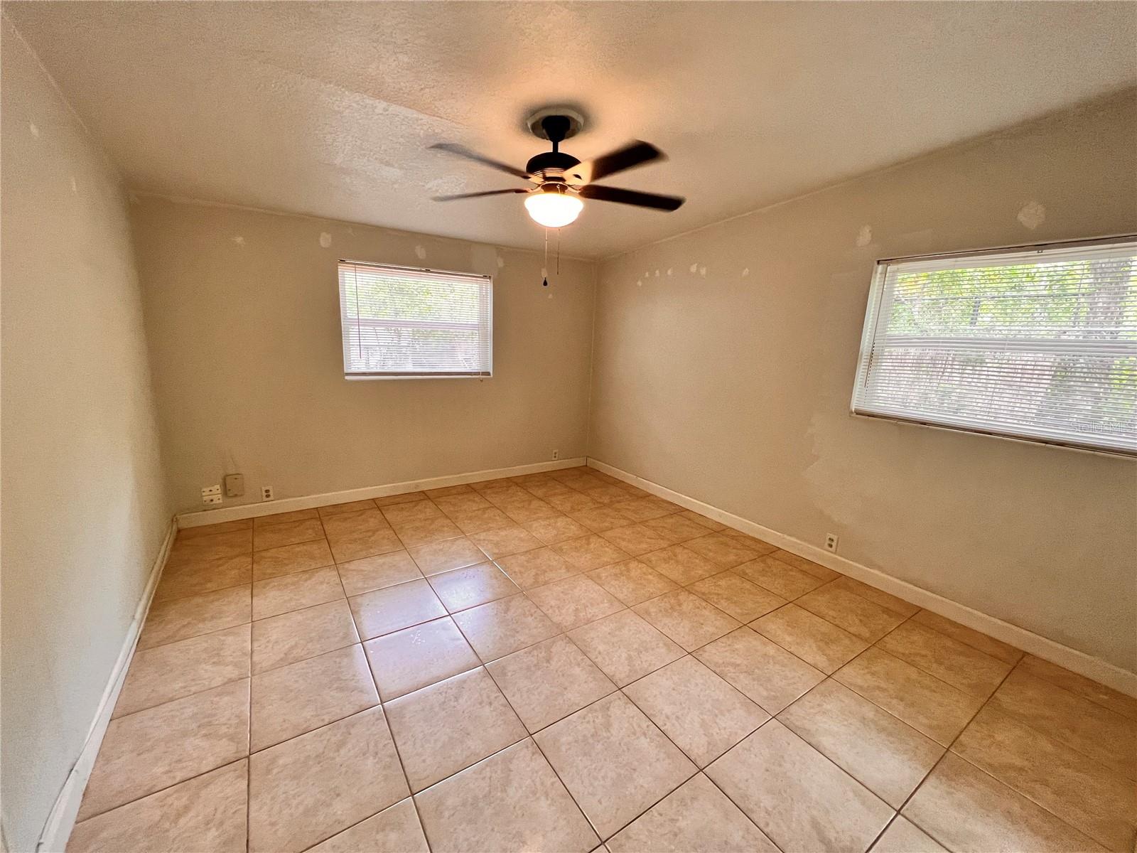 Image 13 of 24 For 253 Ashwood Drive