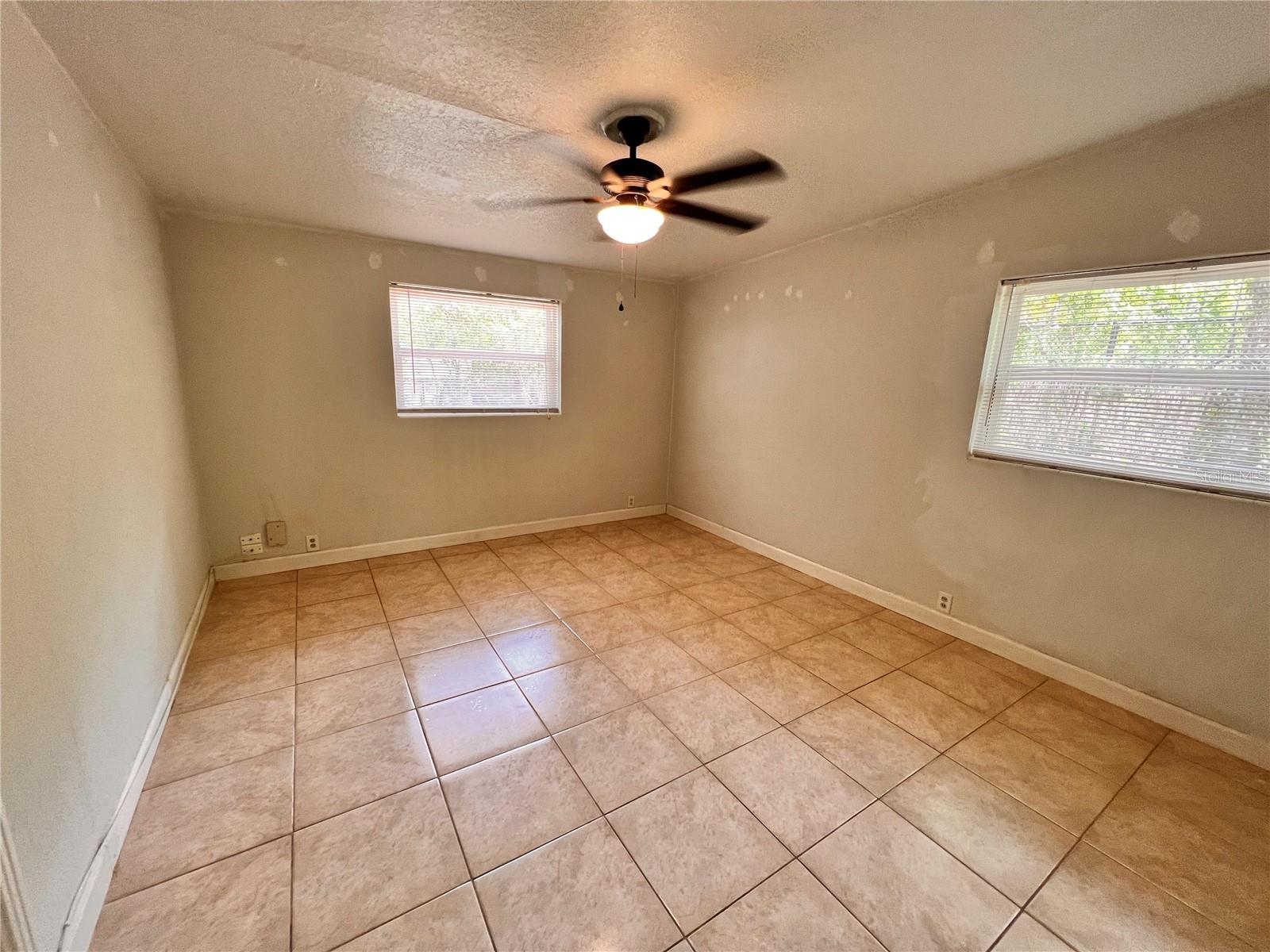 Image 14 of 24 For 253 Ashwood Drive