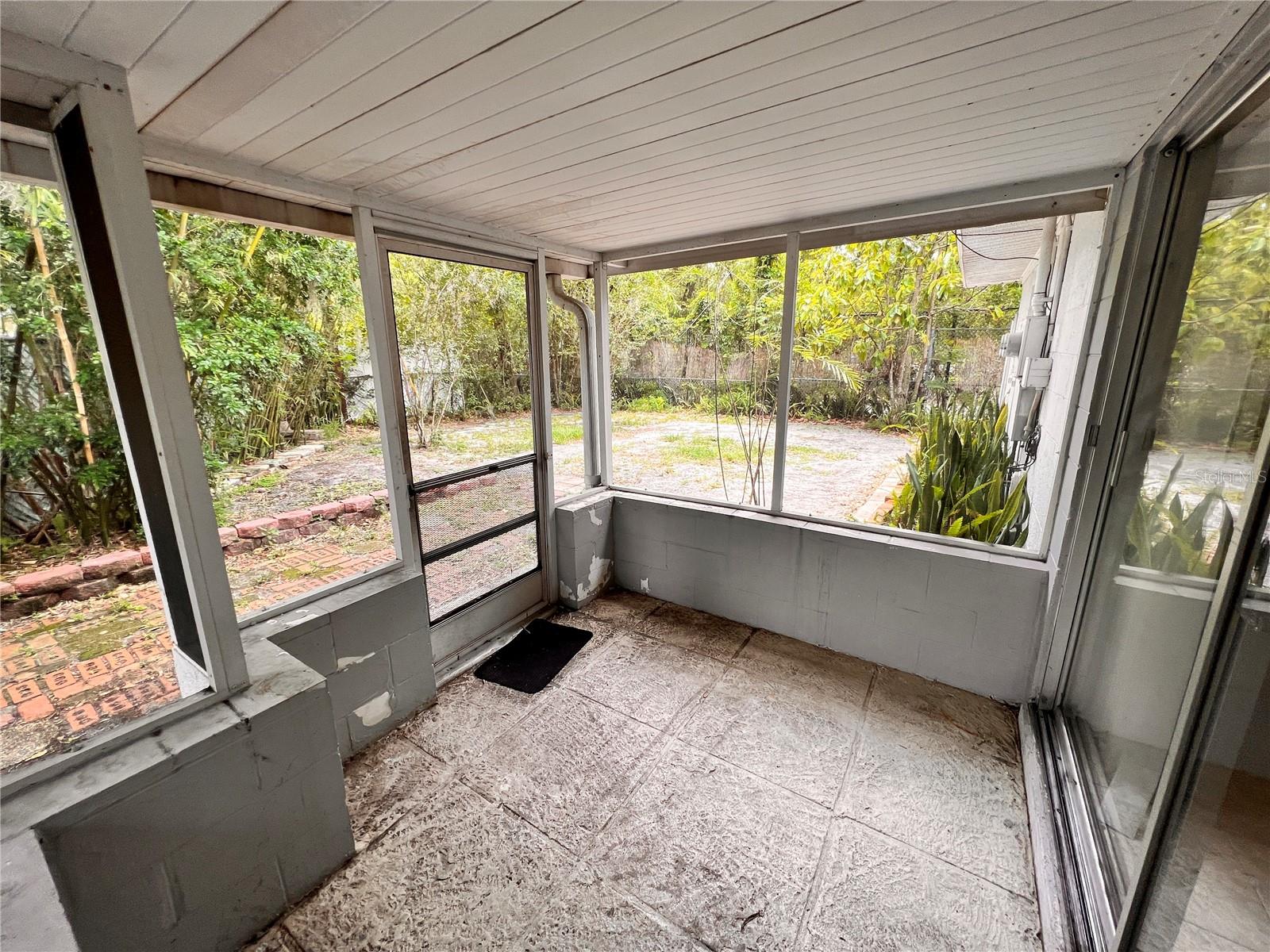 Image 21 of 24 For 253 Ashwood Drive