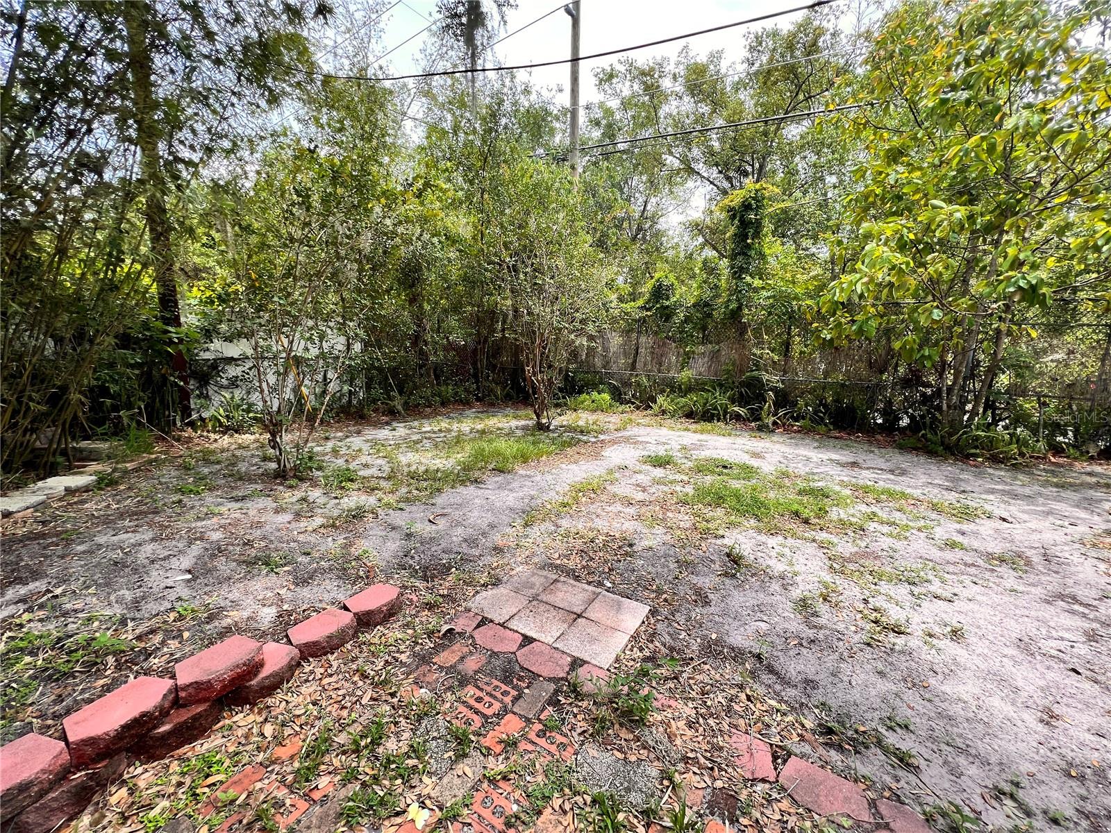 Image 22 of 24 For 253 Ashwood Drive