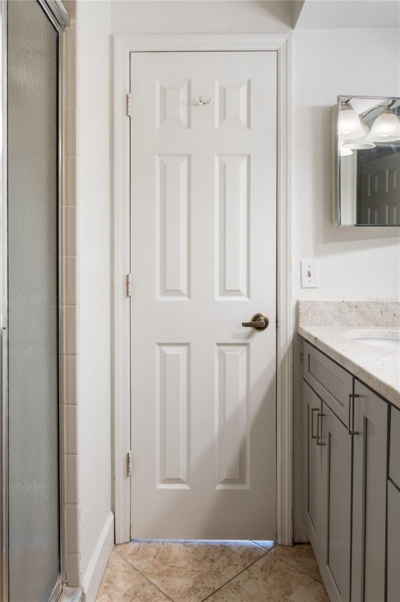 Image 8 of 10 For 4682 Sussex Terrace 4682