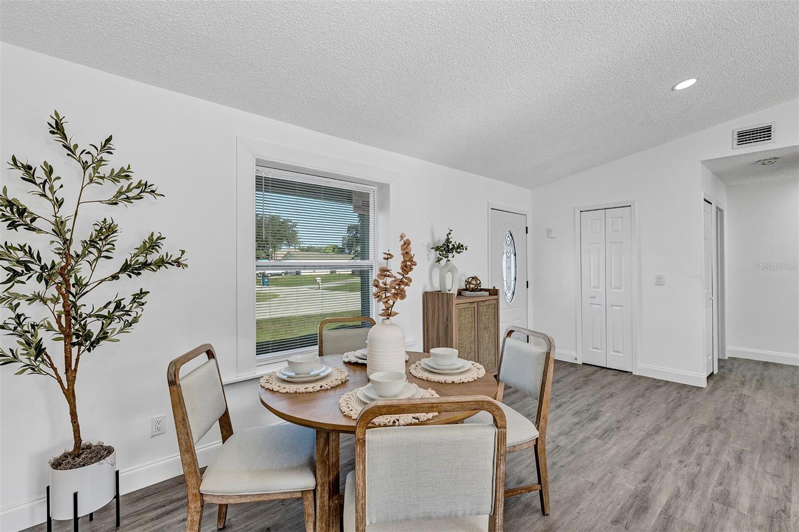 Image 4 of 29 For 1099 Dusseldorf Avenue Nw