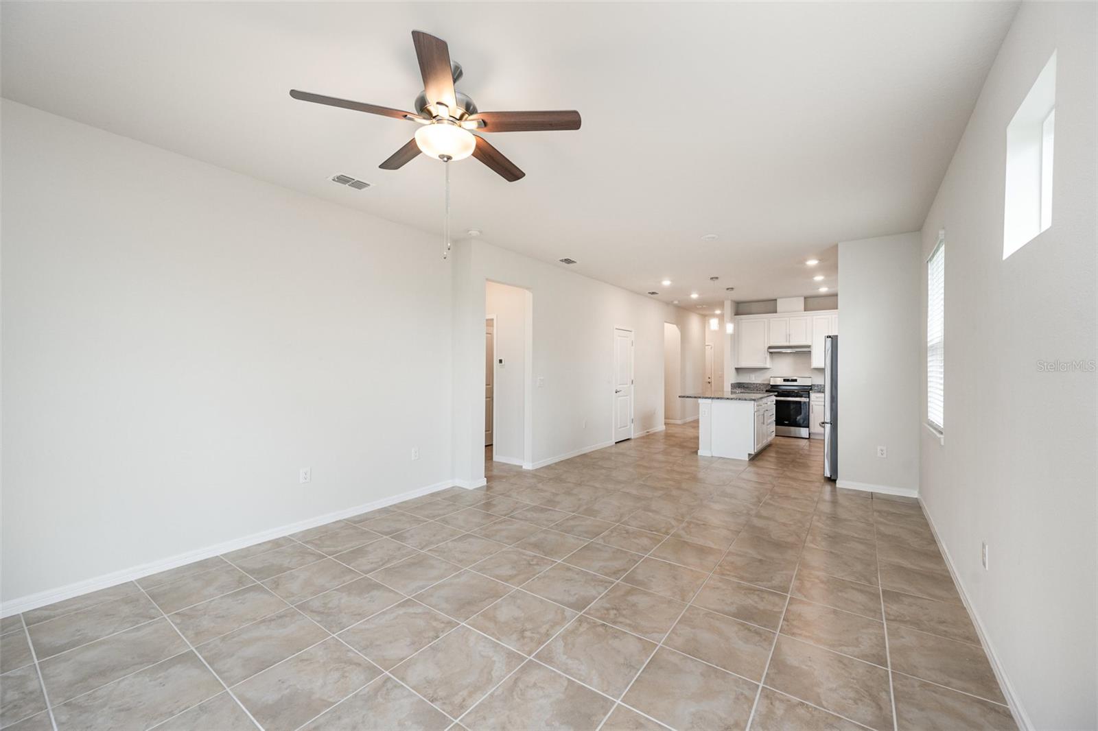 Image 4 of 27 For 2587 Cliff Way