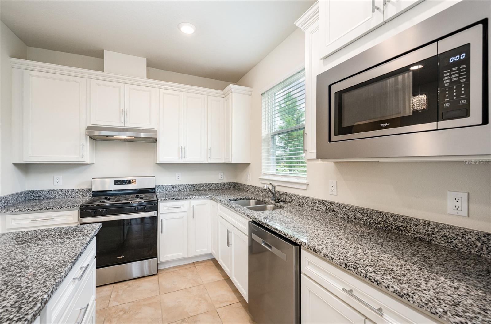 Image 8 of 27 For 2587 Cliff Way