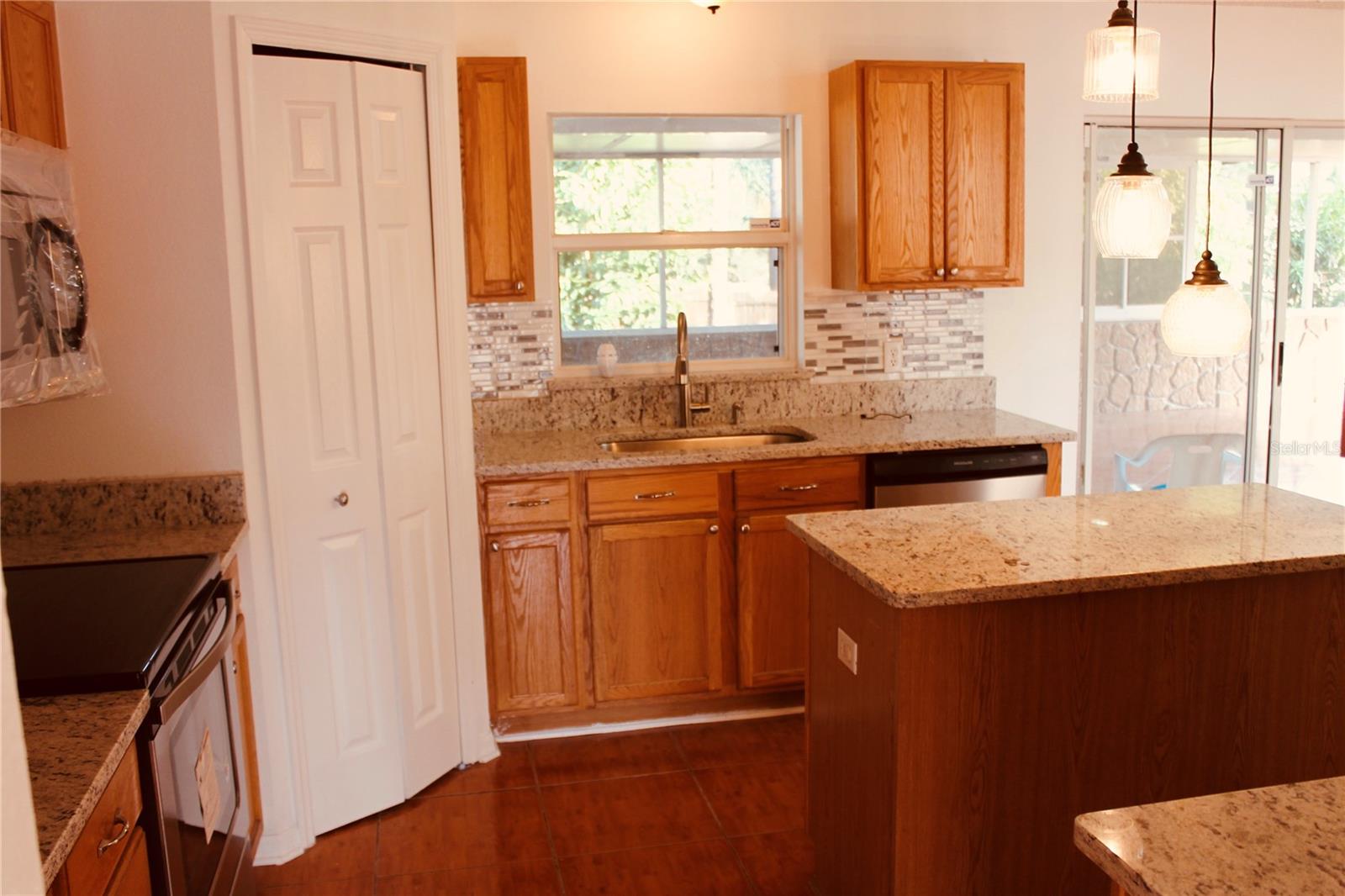 Image 3 of 15 For 15738 Switch Cane Street