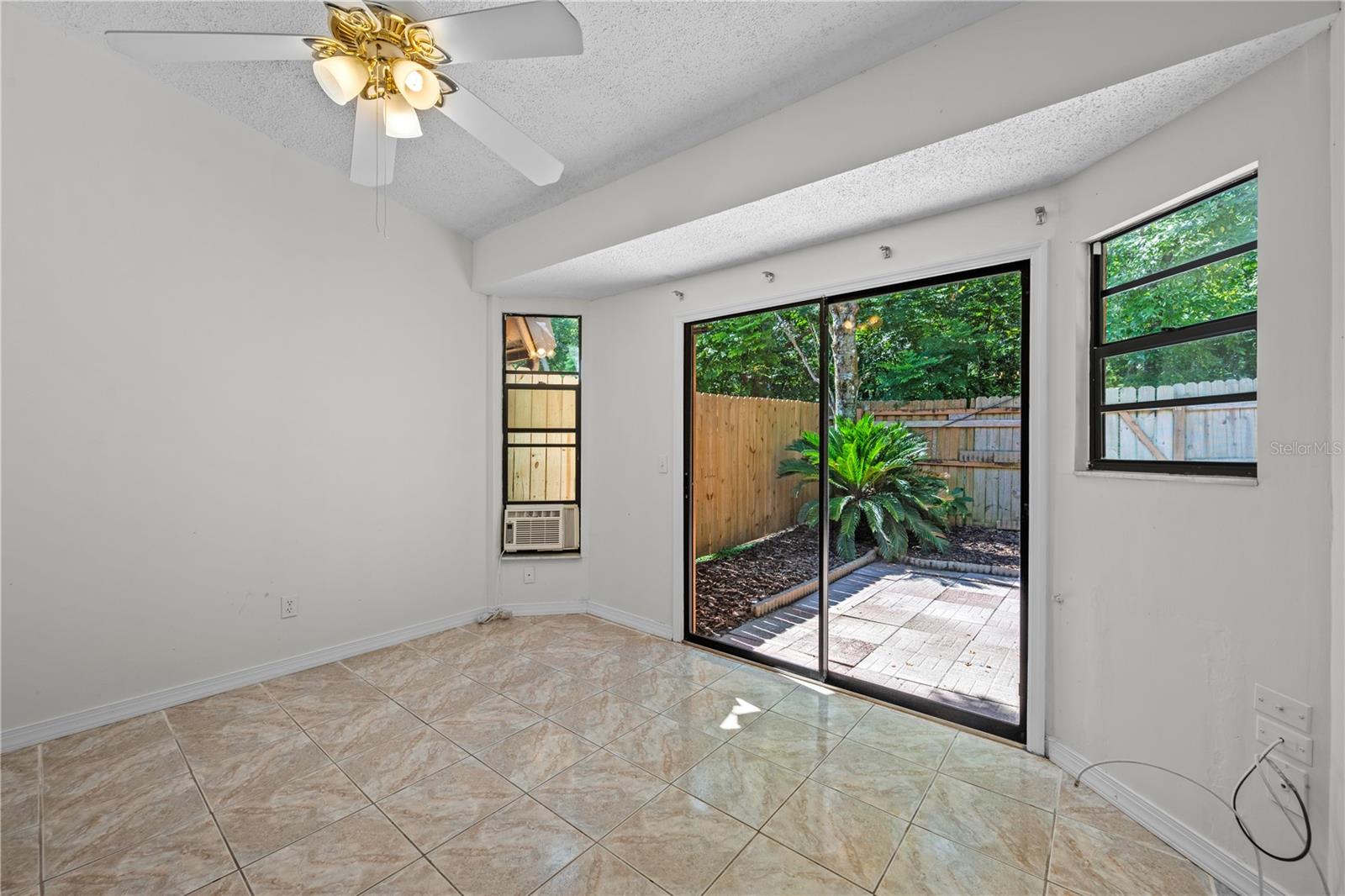 Image 17 of 25 For 216 Egret Ct.