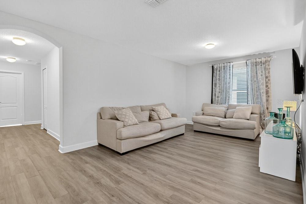 Image 4 of 39 For 8842 Candy Palm Road