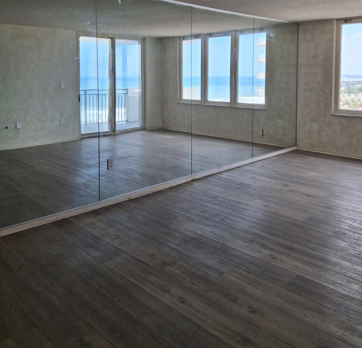 Image 12 of 22 For 2987 Atlantic Avenue 1105