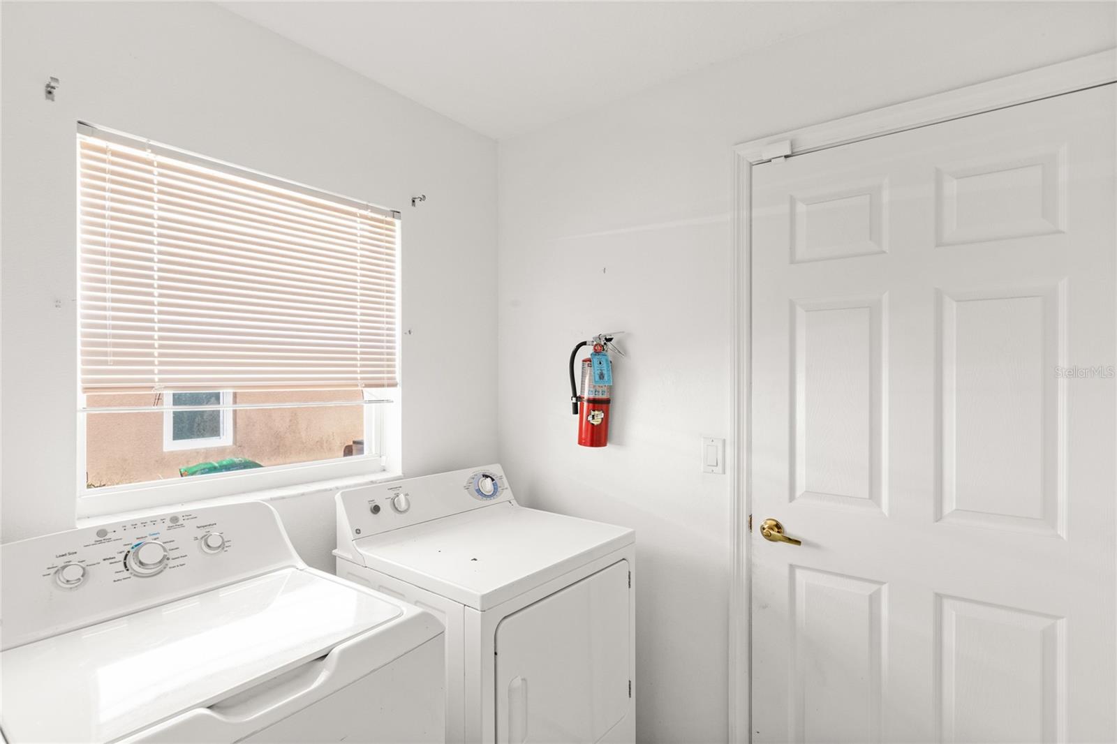 Image 12 of 35 For 15451 Markham Drive
