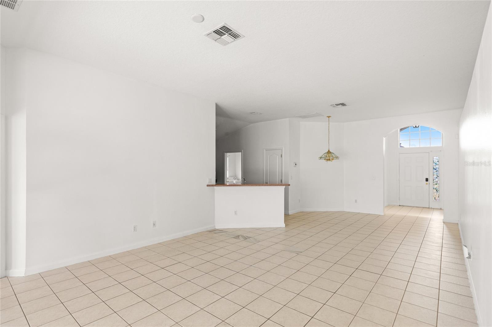 Image 14 of 35 For 15451 Markham Drive