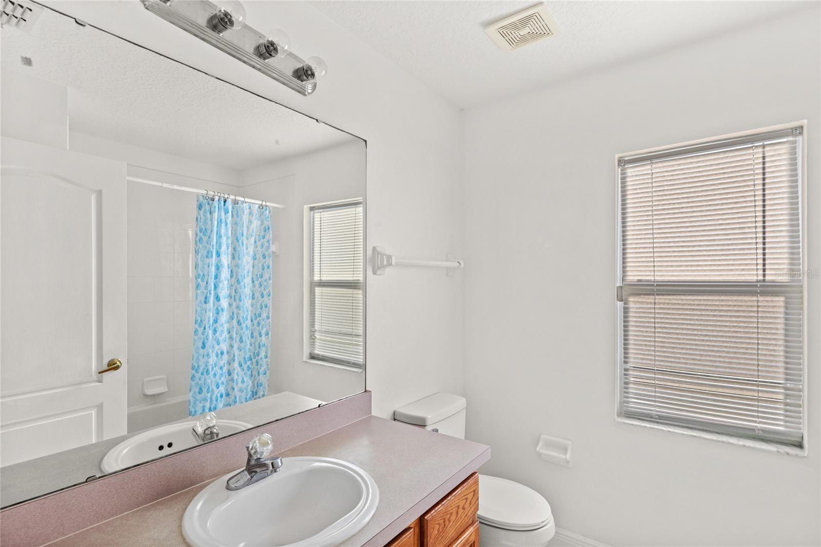 Image 26 of 35 For 15451 Markham Drive