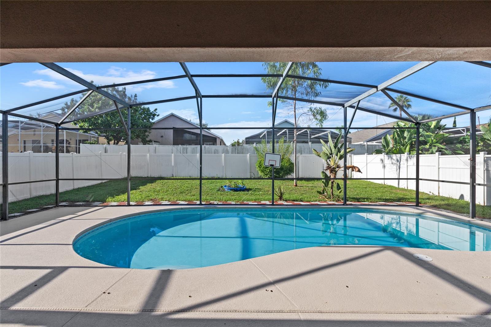 Image 28 of 35 For 15451 Markham Drive