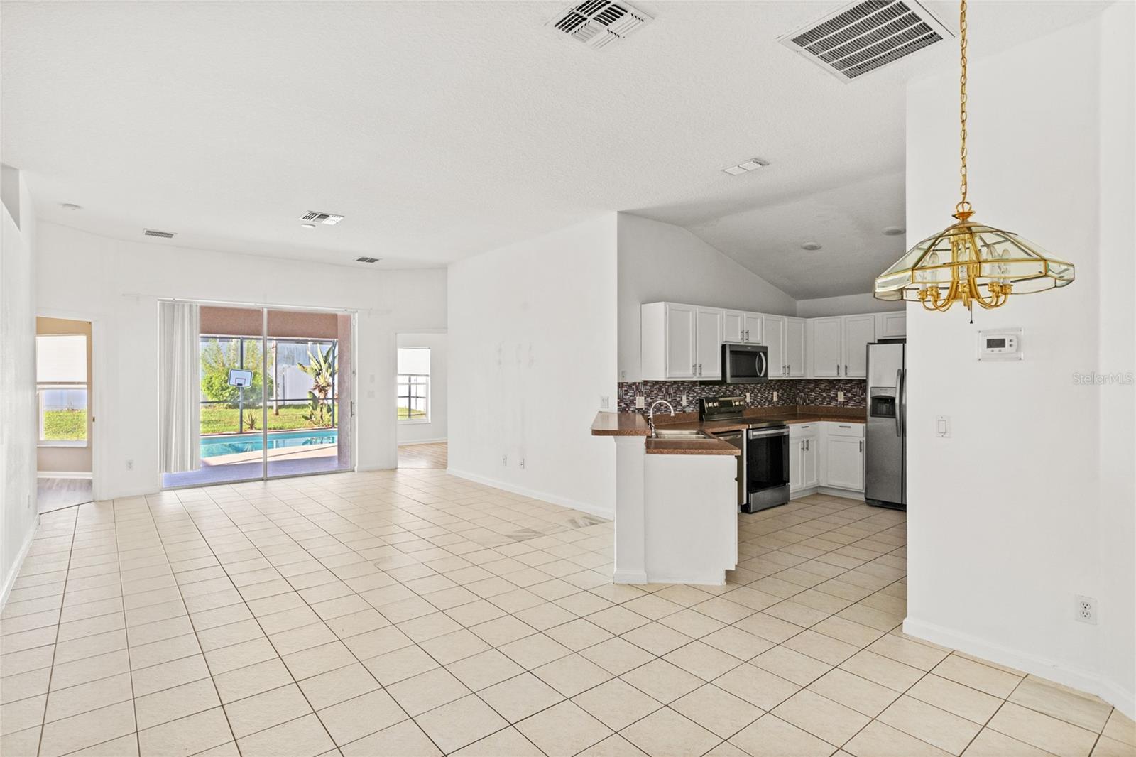 Image 5 of 35 For 15451 Markham Drive