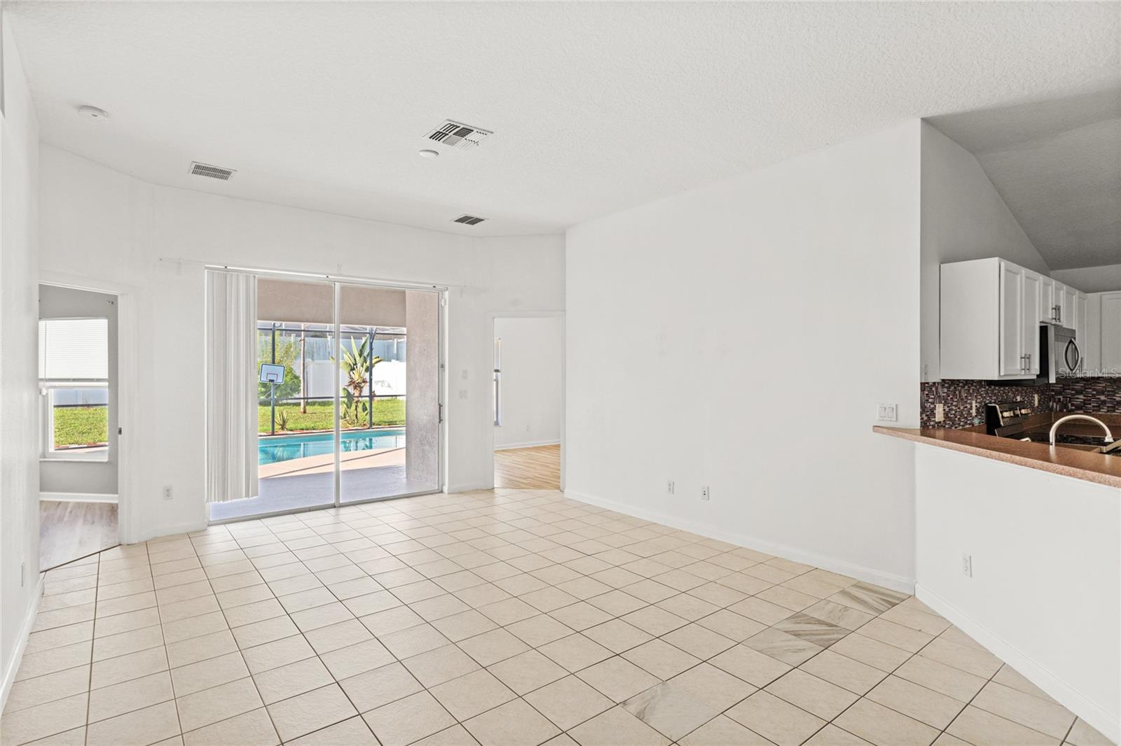 Image 6 of 35 For 15451 Markham Drive