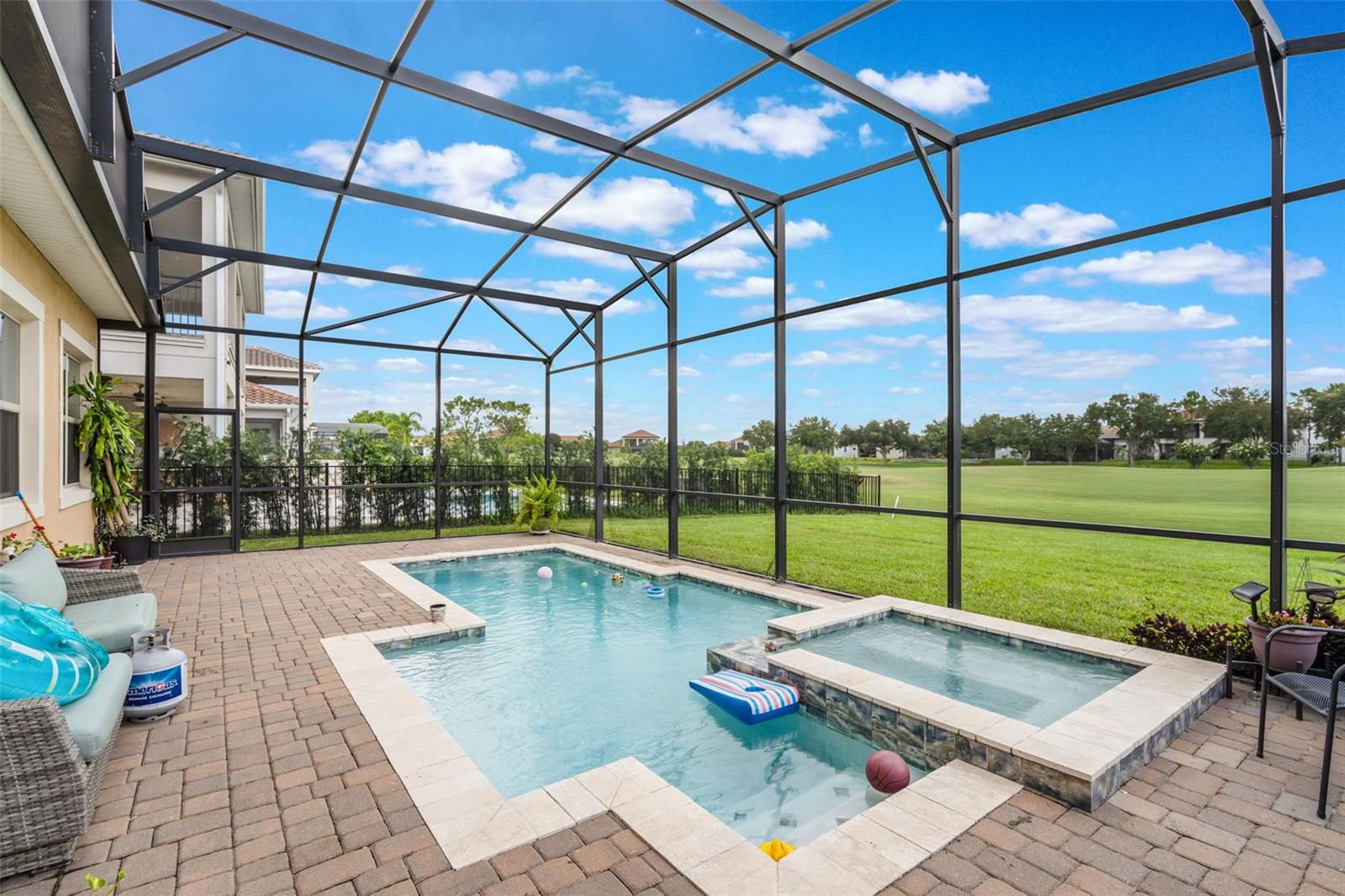 Image 25 of 66 For 13109 Stanthorne Avenue