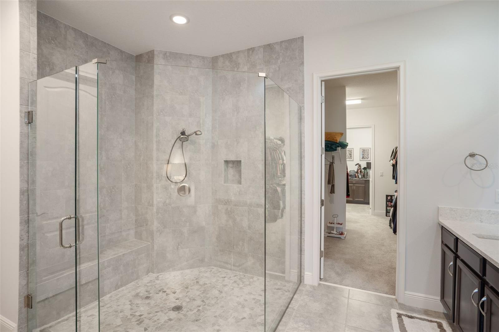 Image 31 of 66 For 13109 Stanthorne Avenue