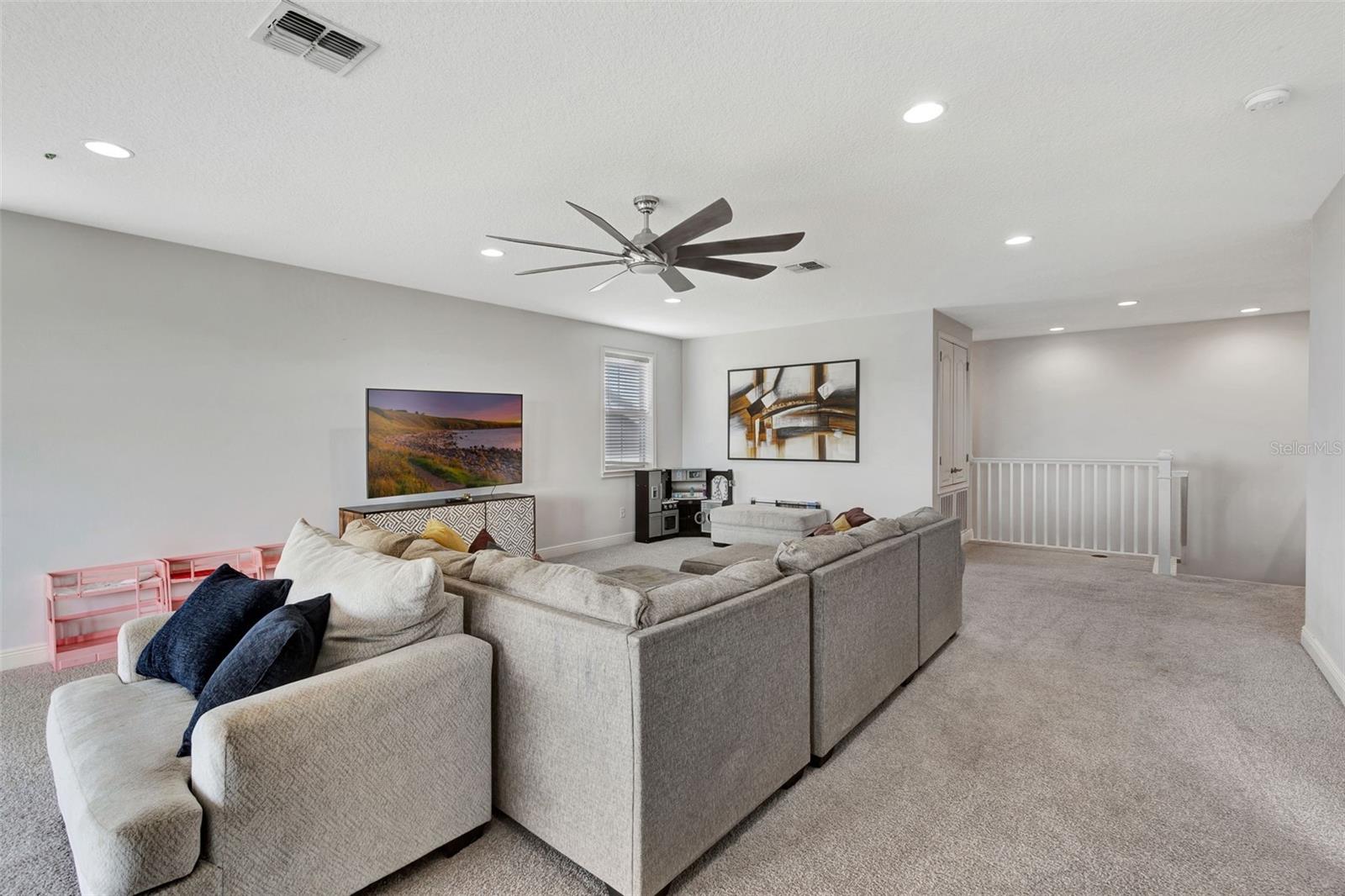 Image 37 of 66 For 13109 Stanthorne Avenue
