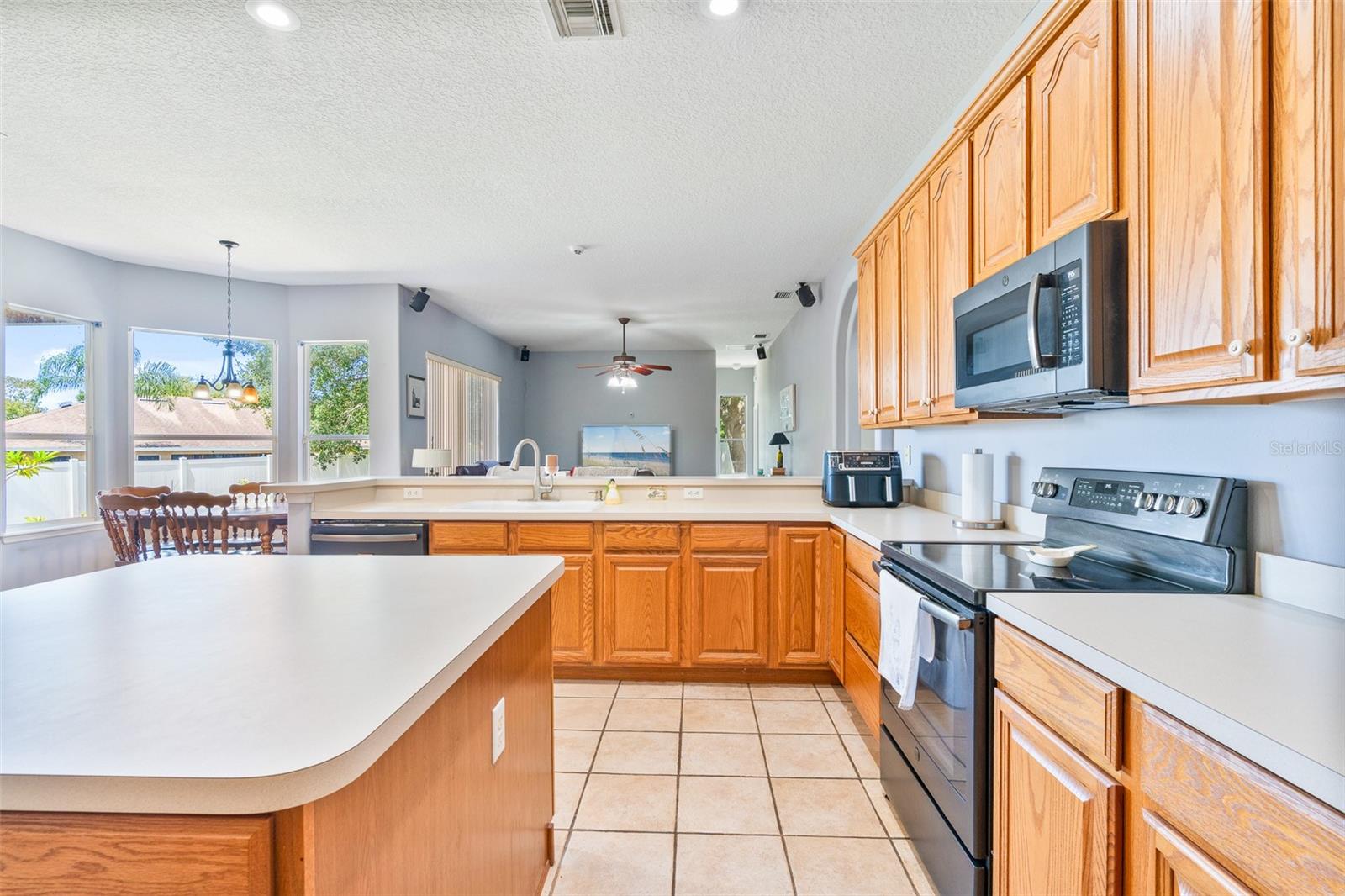 Image 12 of 39 For 1085 Chase Drive