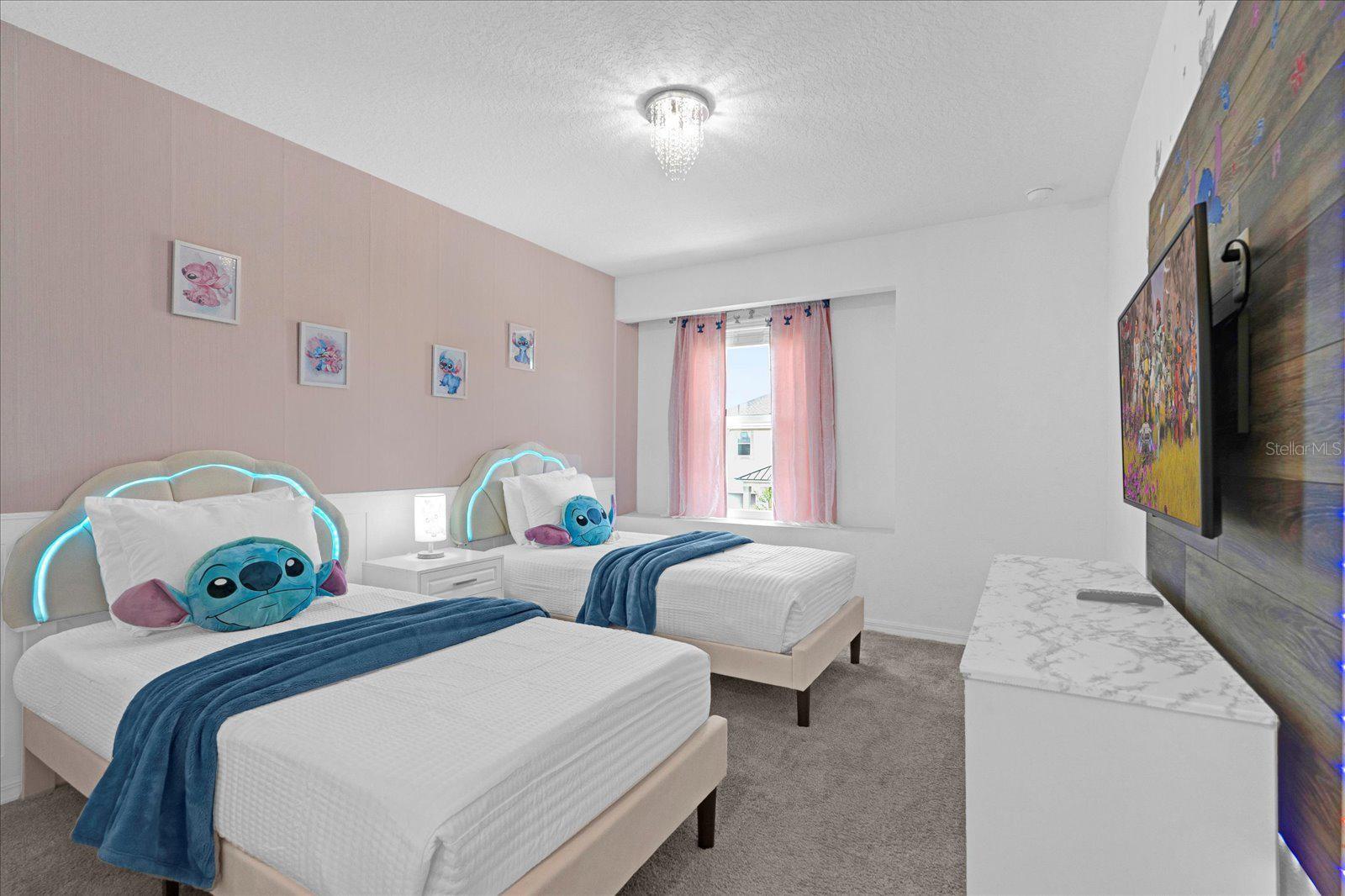 Image 17 of 29 For 8974 Amelia Downs Trail