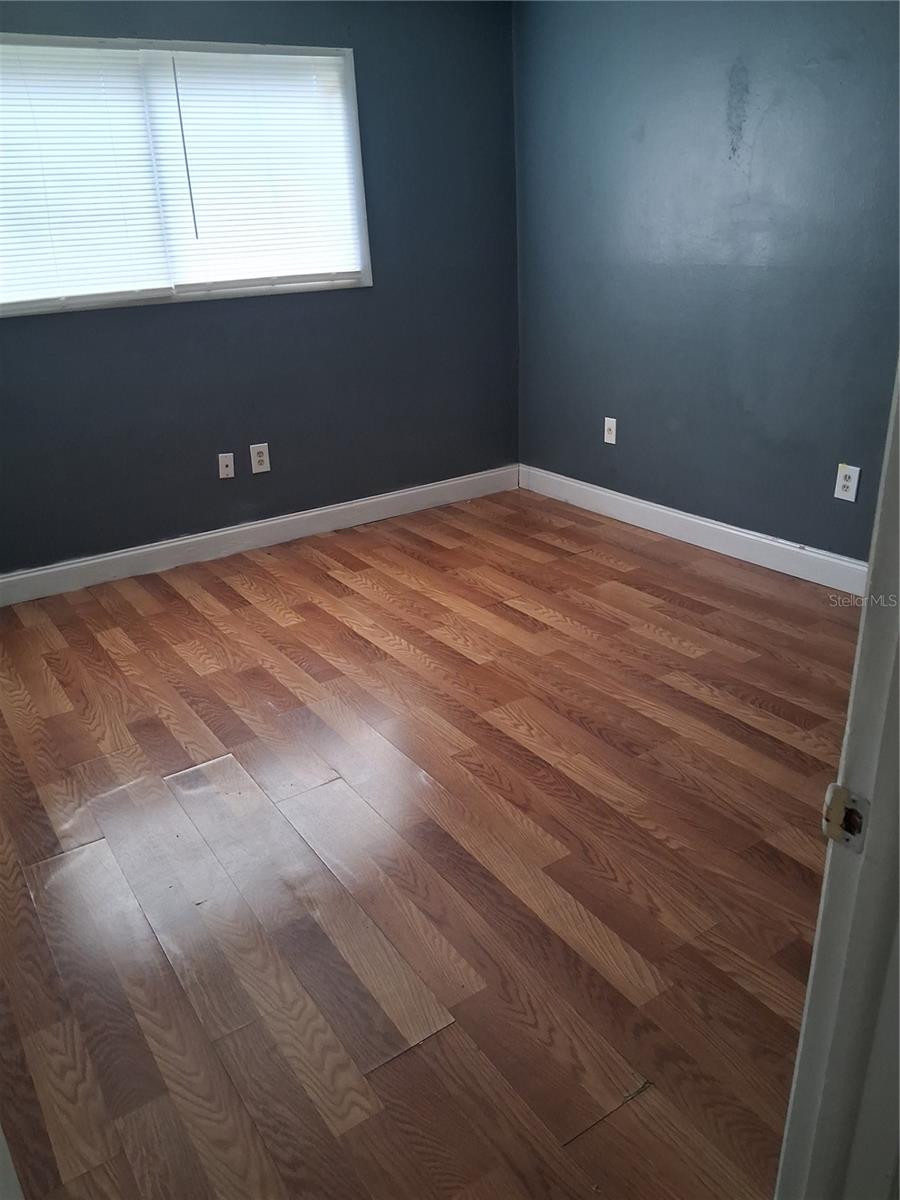 Image 11 of 16 For 900 Lake Destiny Road D