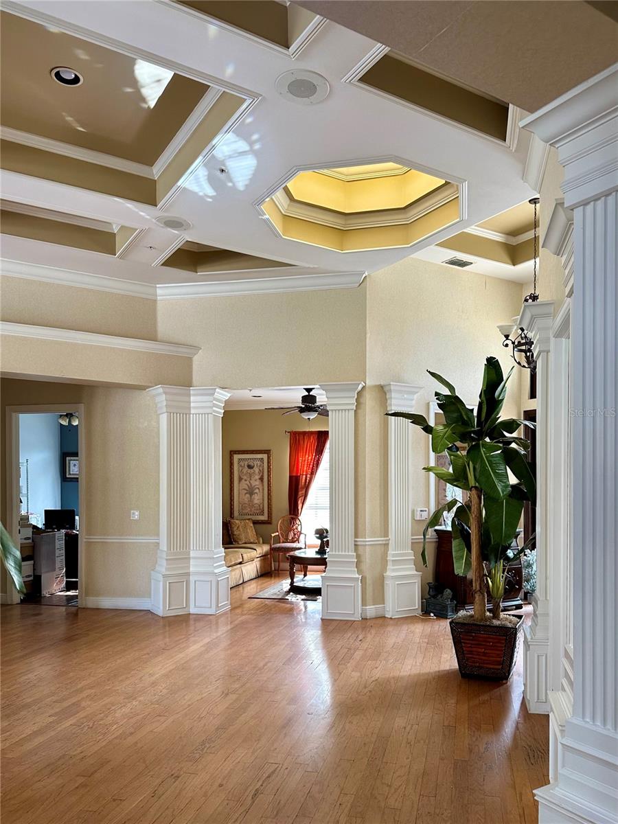 Image 15 of 57 For 842 Grand Regency Point 204