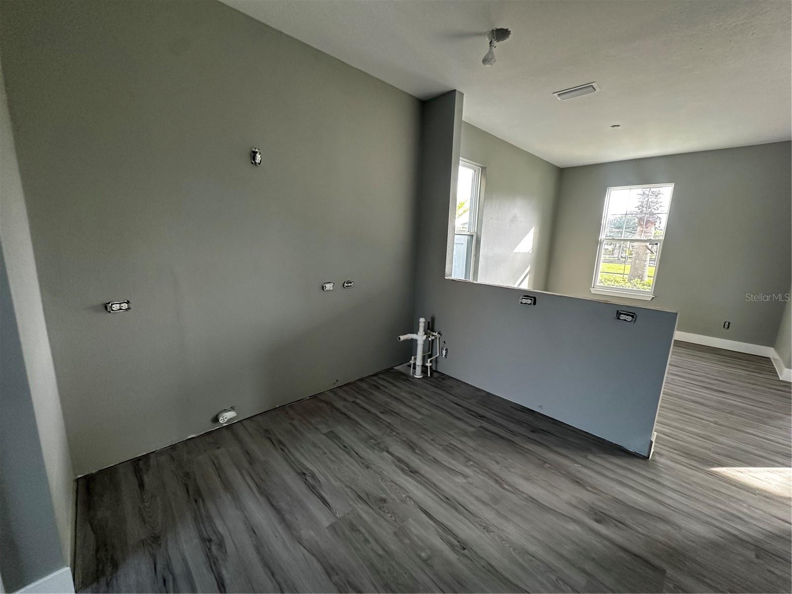 Image 3 of 14 For 5209 Creekside Park Avenue
