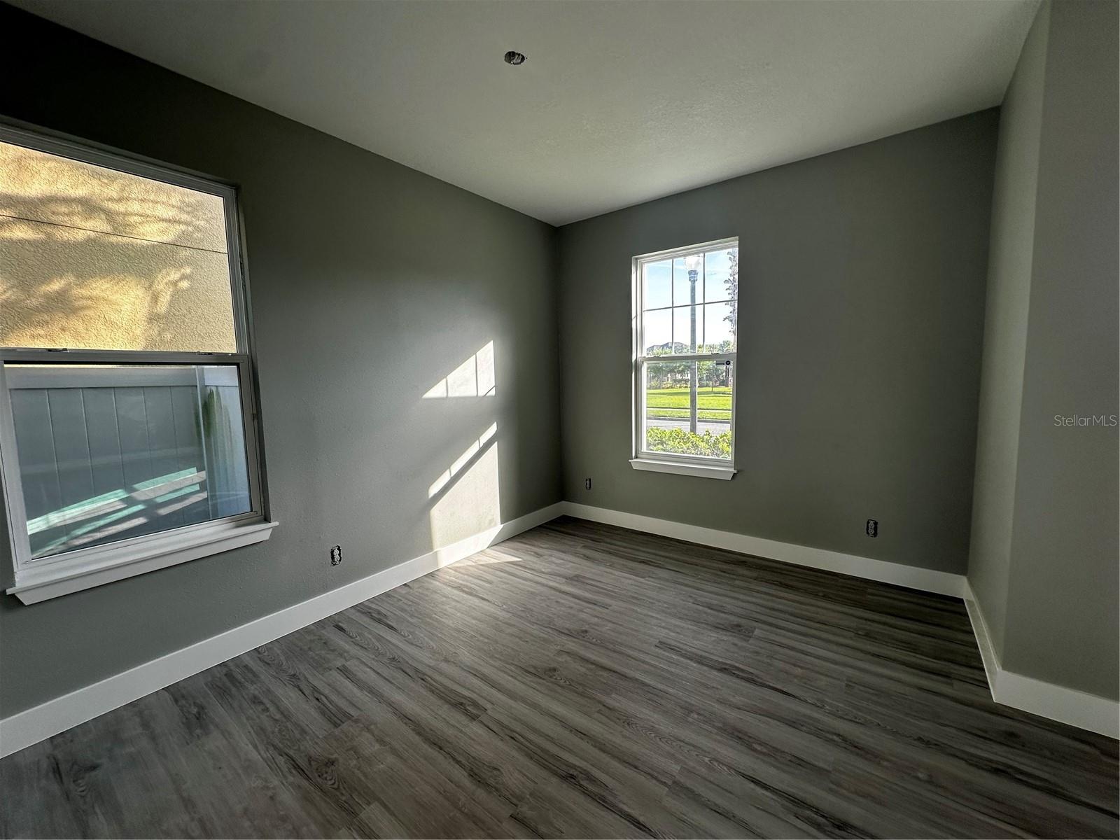 Image 4 of 14 For 5209 Creekside Park Avenue