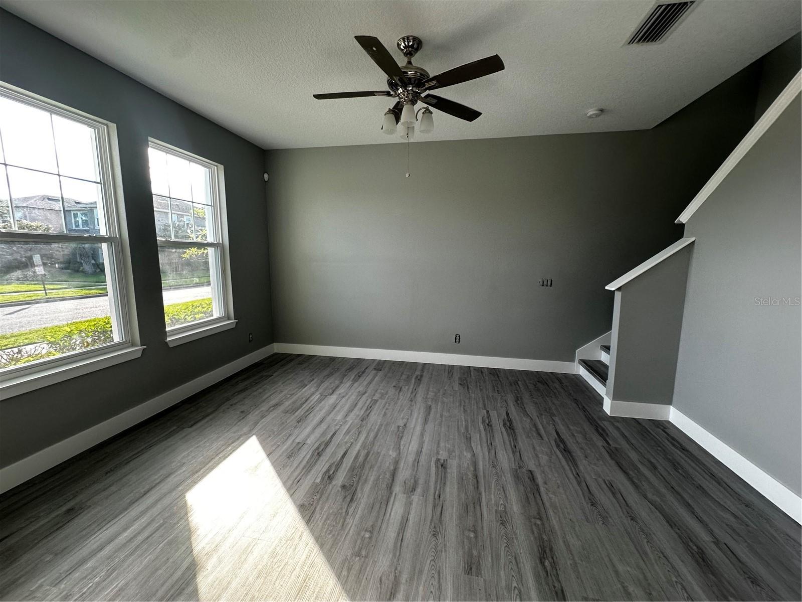 Image 5 of 14 For 5209 Creekside Park Avenue