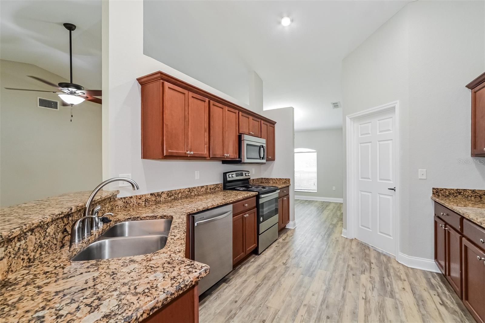 Image 6 of 21 For 1031 Normandy Heights Circle