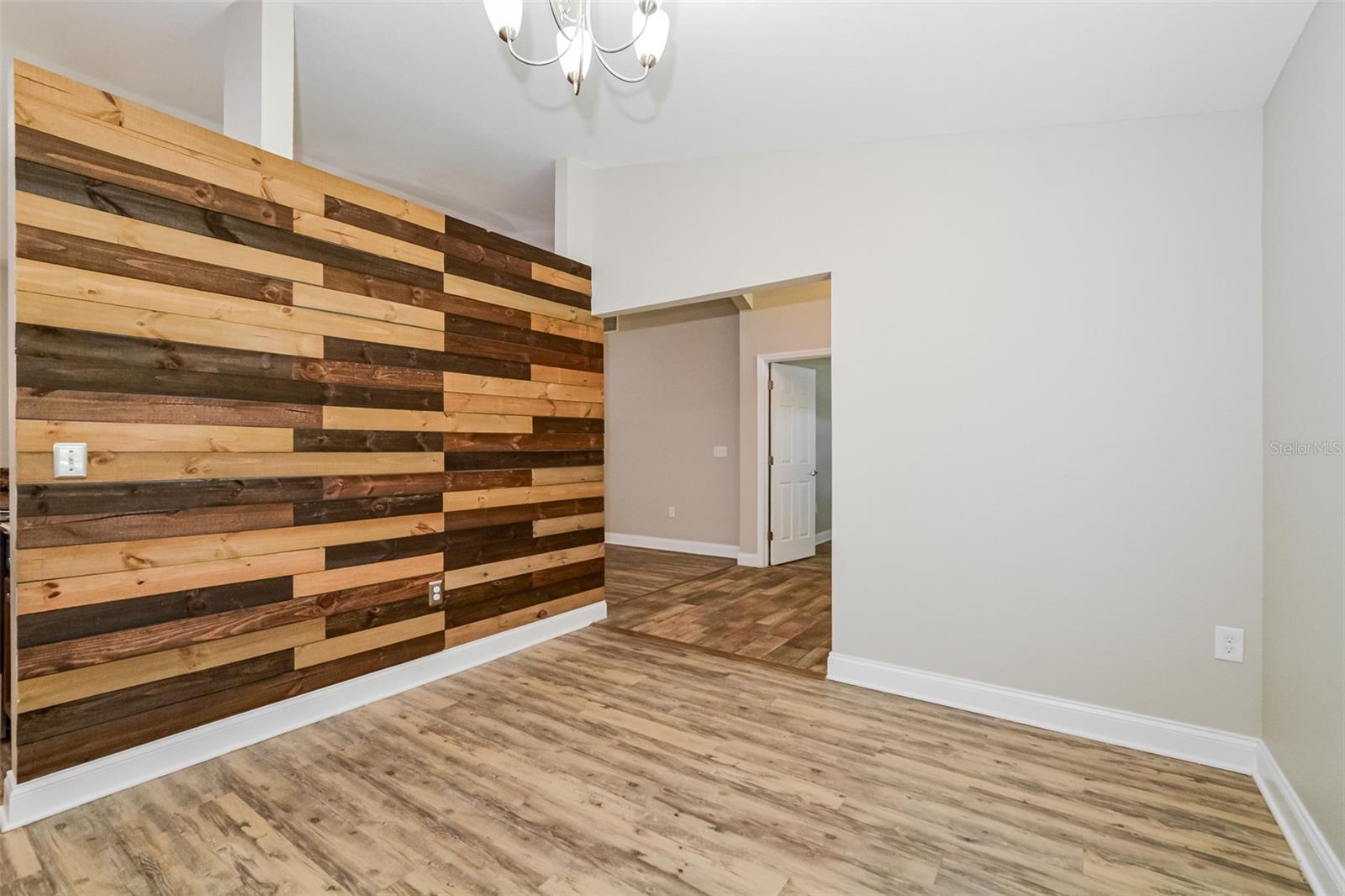 Image 9 of 21 For 1031 Normandy Heights Circle