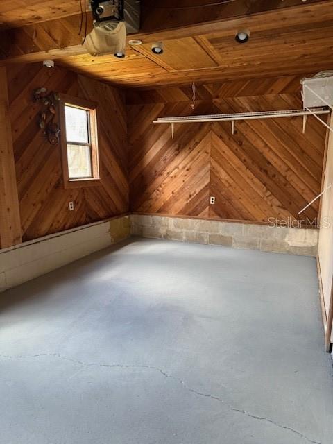 Image 5 of 22 For 700 Hillview Drive