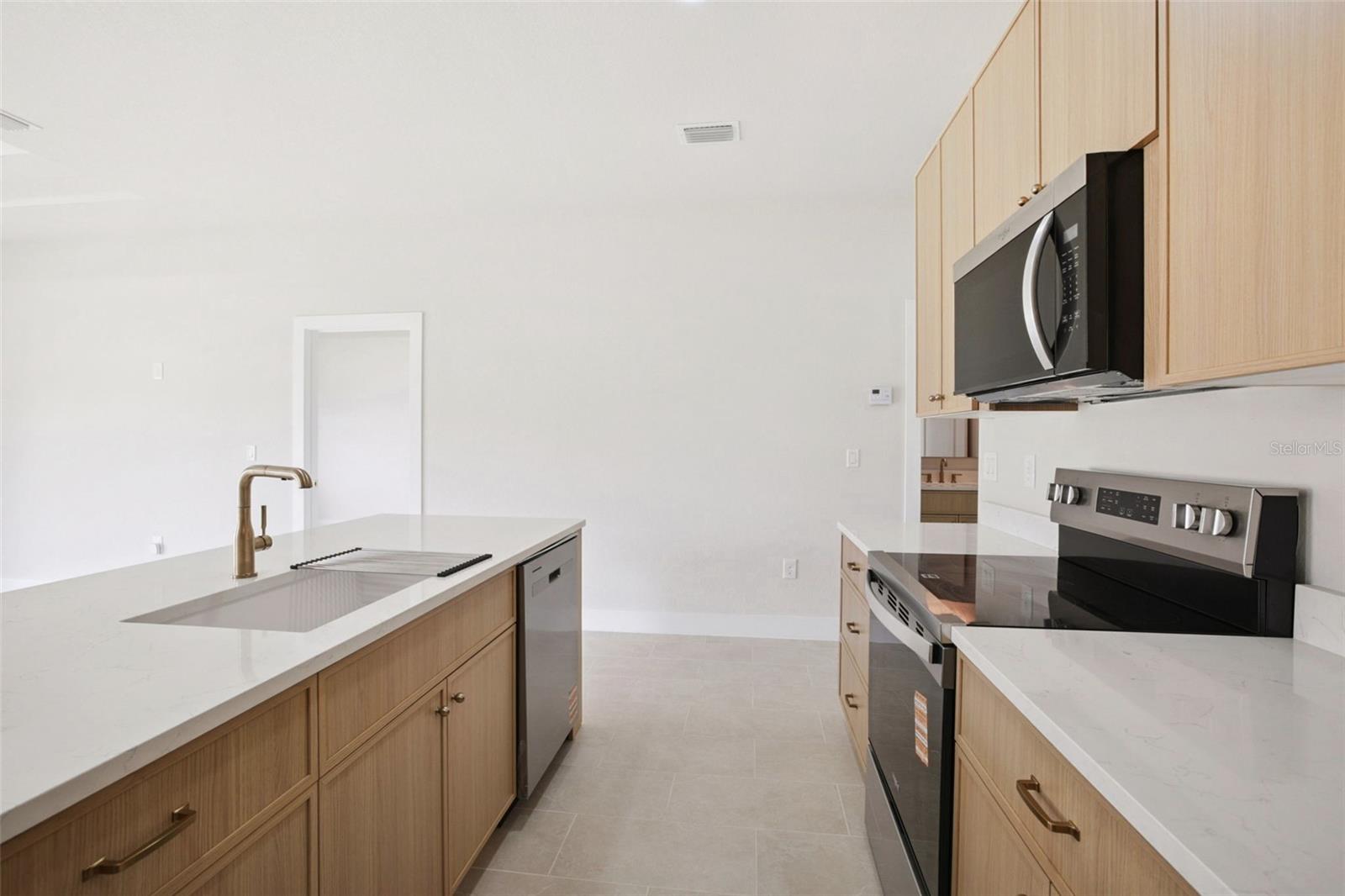 Image 11 of 30 For 4873-4875 29th Street Sw