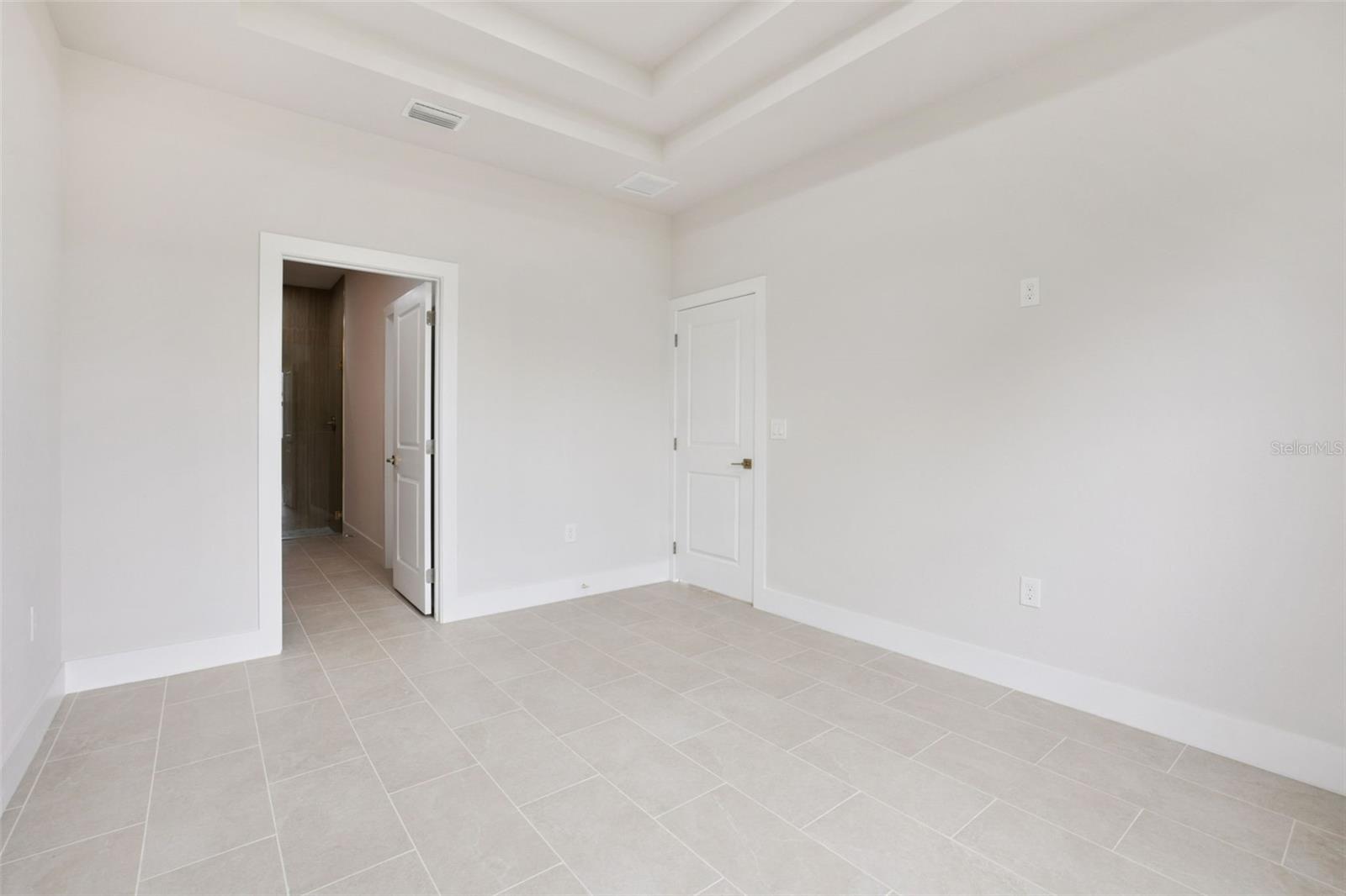 Image 14 of 30 For 4873-4875 29th Street Sw