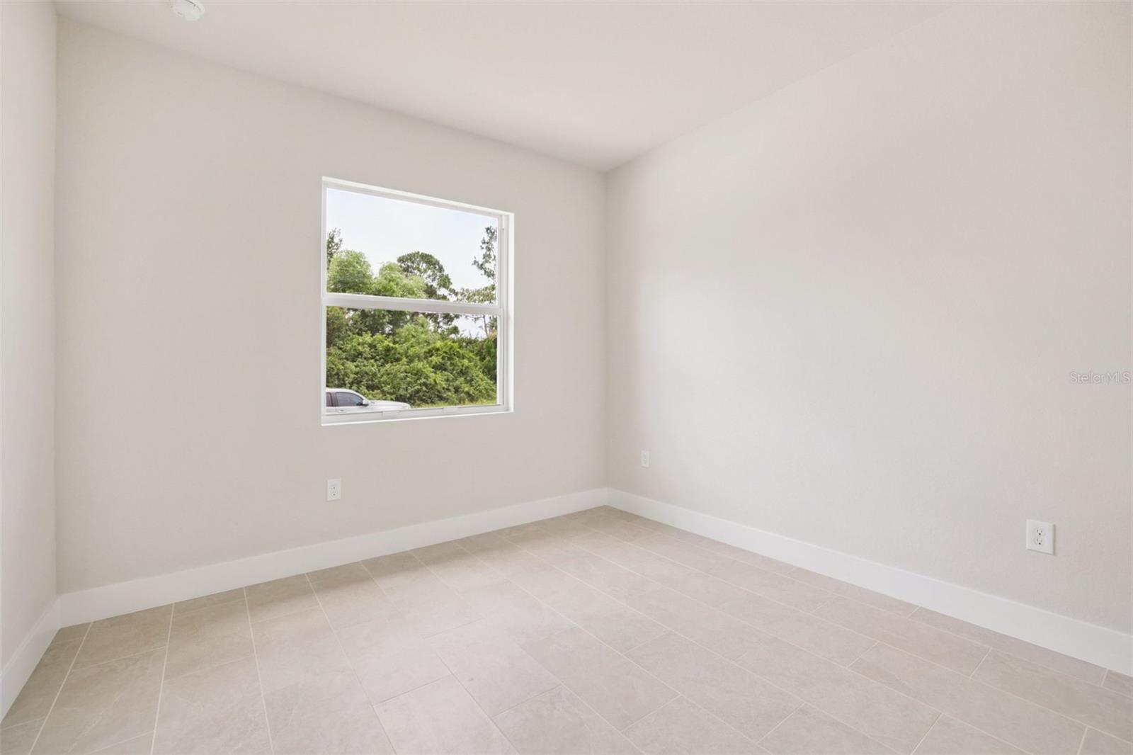 Image 19 of 30 For 4873-4875 29th Street Sw