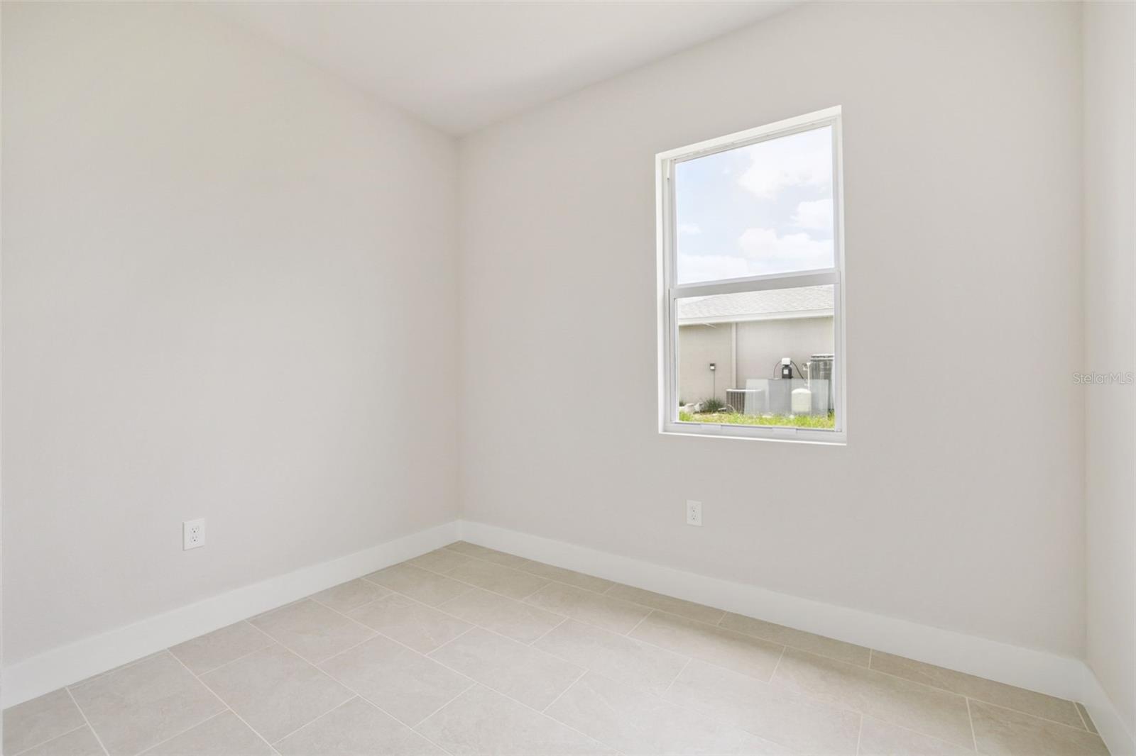 Image 21 of 30 For 4873-4875 29th Street Sw