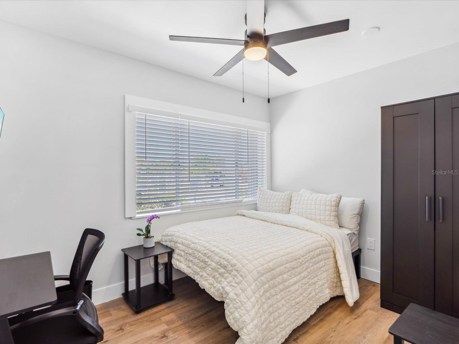 Image 12 of 41 For 1048 33rd Avenue