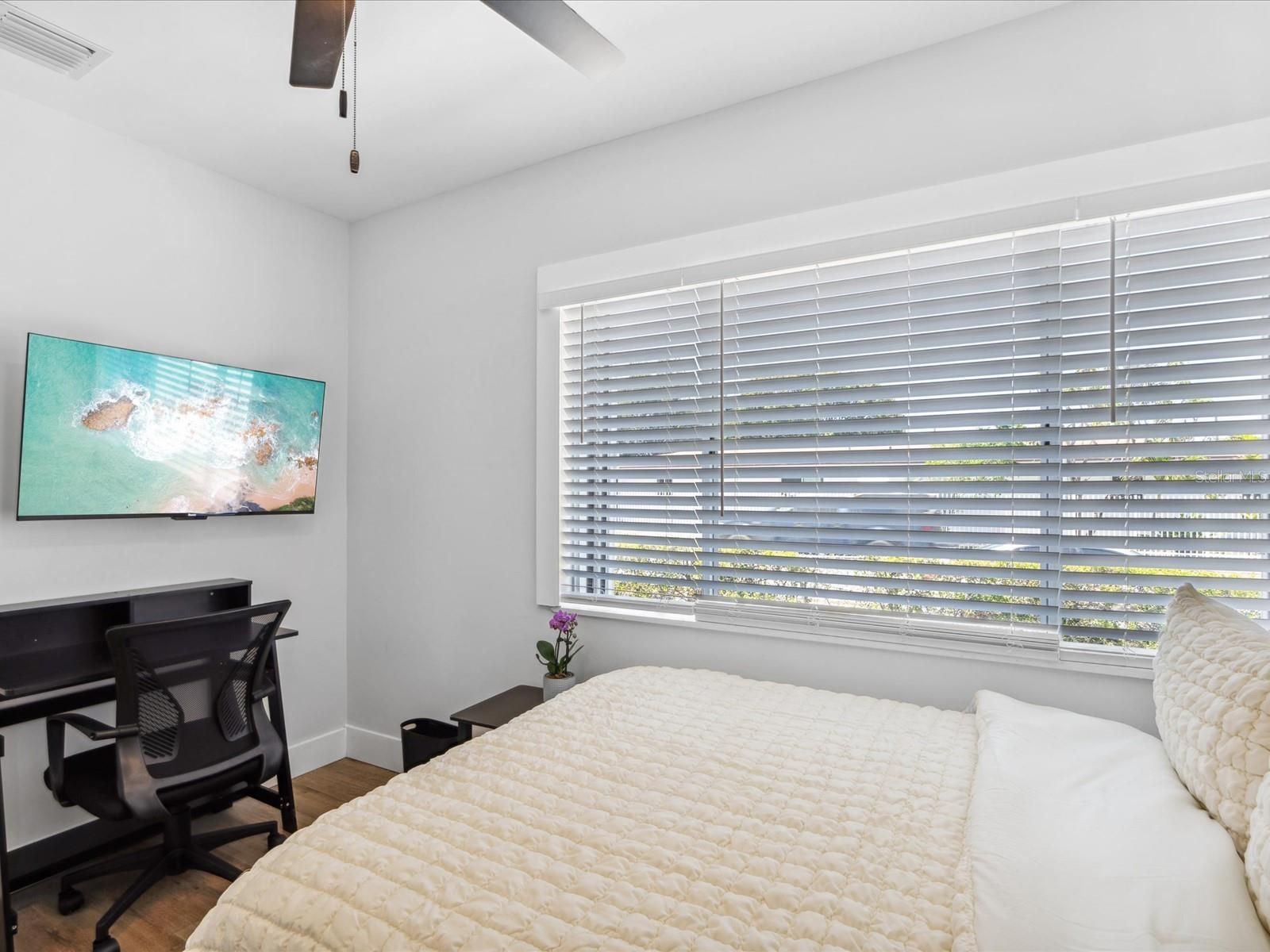Image 13 of 41 For 1048 33rd Avenue