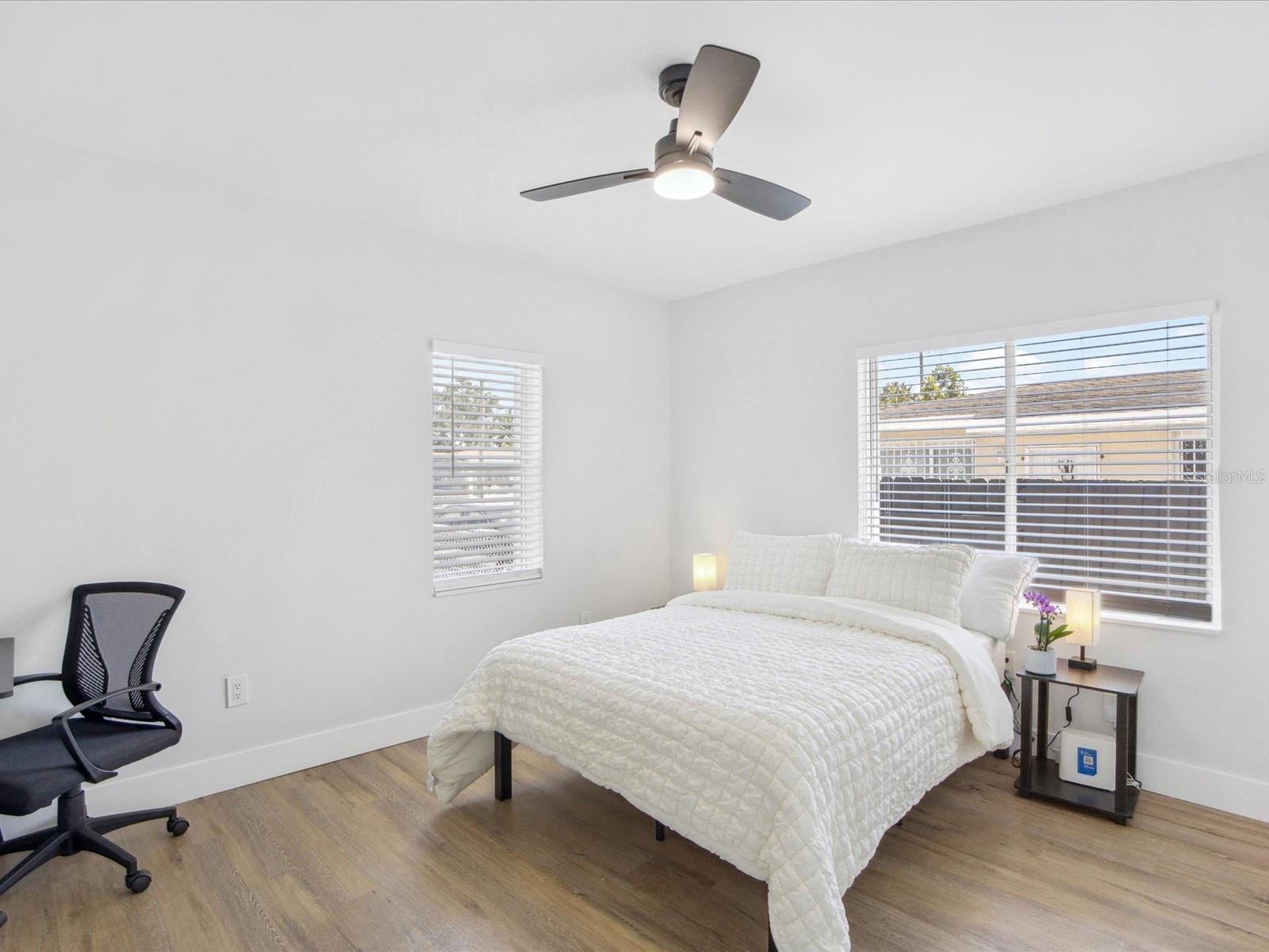 Image 18 of 41 For 1048 33rd Avenue