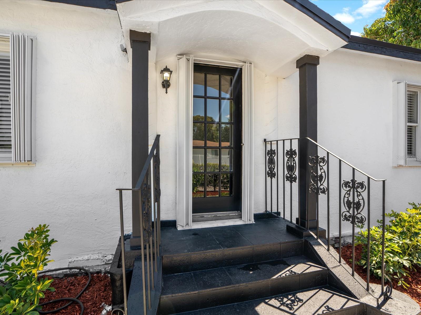 Image 2 of 41 For 1048 33rd Avenue