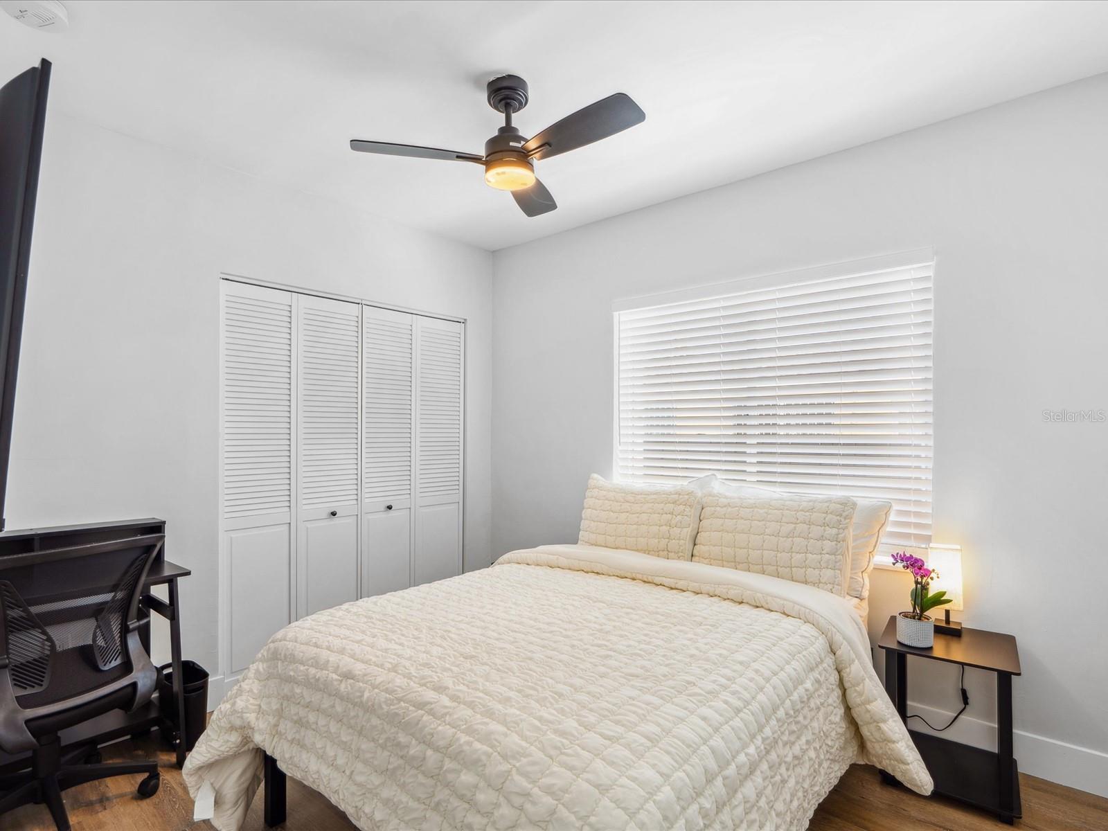 Image 21 of 41 For 1048 33rd Avenue