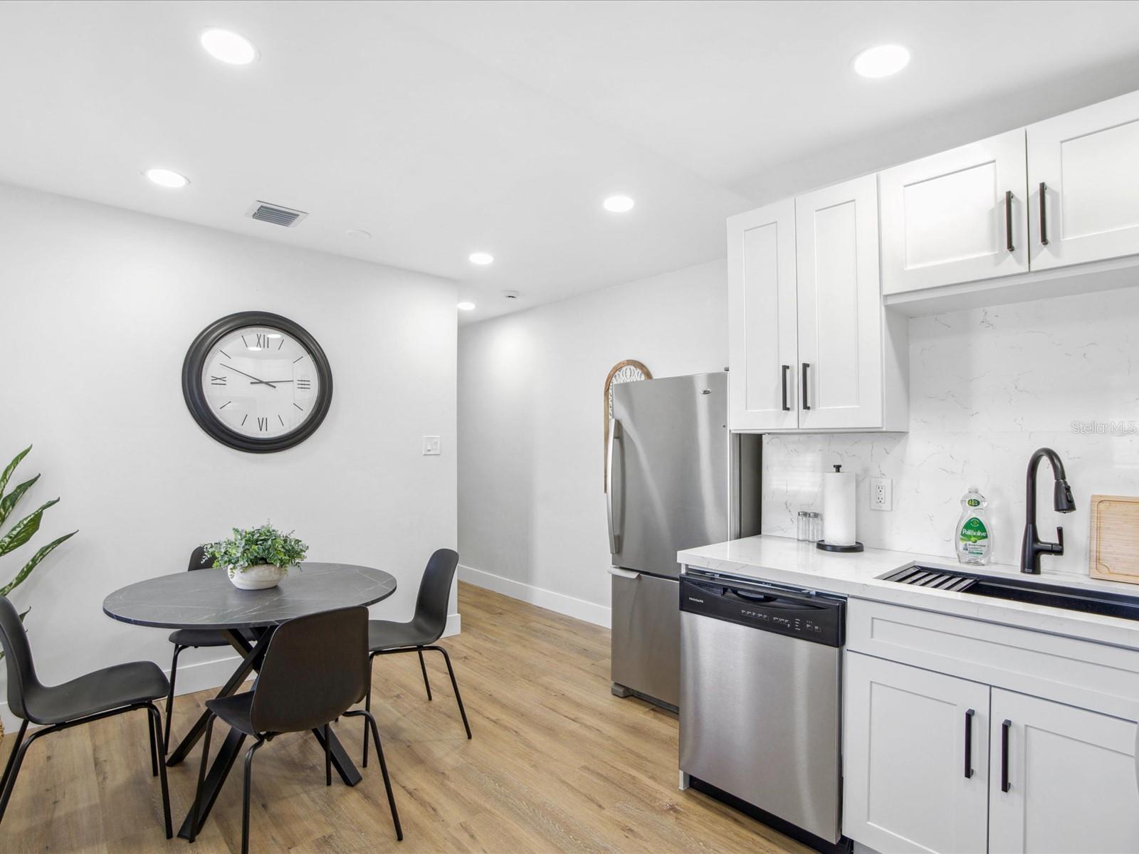 Image 31 of 41 For 1048 33rd Avenue