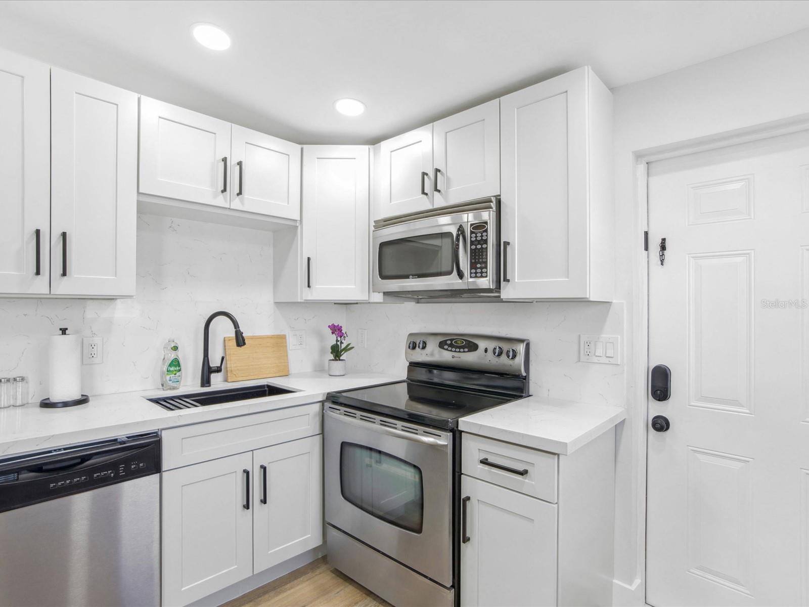 Image 32 of 41 For 1048 33rd Avenue
