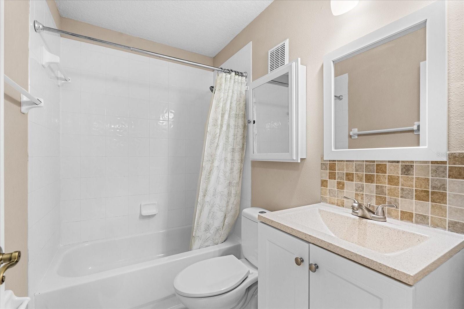 Image 22 of 33 For 676 Sandy Neck Lane 102