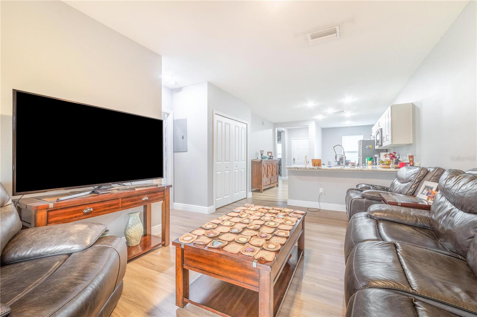 Image 8 of 23 For 733 Lucaya Drive A&b