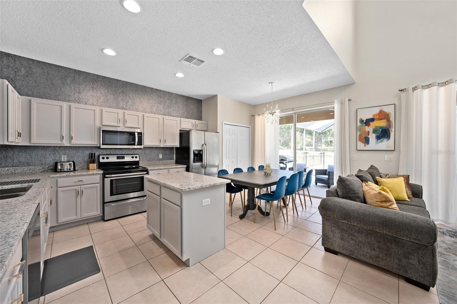 Image 10 of 40 For 8488 Oasis Key Cove
